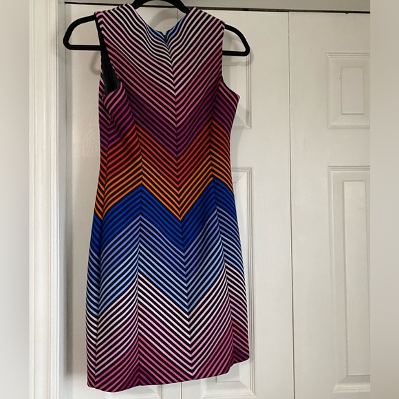 Guess Bodycon Dress Size 8 - Picture 2 of 3